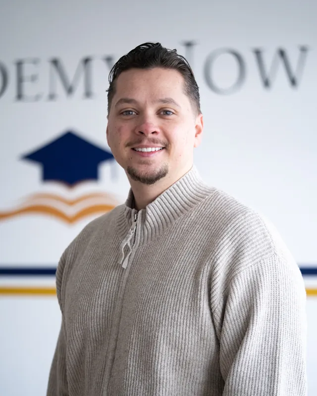 Porträt von Patrick, Fahrlehrer bei der Academy Now Fahrschule Hamburg